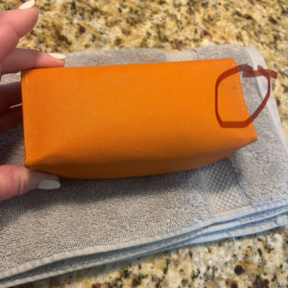 EUC Tory Burch Orange sunglasses case beautiful